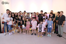 만들기도 한류...주베트남한국문화원 민화샵 만들기 제품으로 한지 공예 체험활동 진행