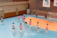 [대한핸드볼협회장배] 여중, 만성중학교와 인화여자중학교 4강 진출
