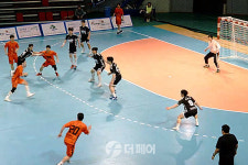 [대학핸드볼통합리그] 강원대가 조선대 꺾고 첫 승리 신고