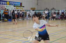 [현장] 제6회 대구광역시 북구협회장기배드민턴대회 참가 선수들