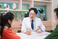 [건강칼럼] 소아 비만이 부르는 성조숙증, 한방 치료로 키성장 골든타임 방어