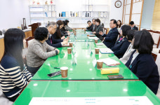 완주군, 지역아동센터와 현장 간담회…돌봄 공백 해소 실질 지원 강화