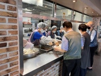 bhc그룹 해바라기 봉사단, 서울 마포 복지관 경로식당 봉사활동