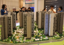 오산세교 한신더휴 견본주택 인파 북적...개관 3일만에 1만 2천명 방문