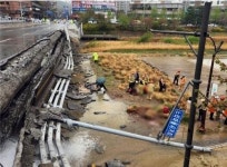 걷다가 날벼락...성남 분당 정자교 붕괴로 1명 사망