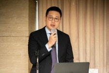 [특징주] 미래컴퍼니 주가 약세···레보아이 로봇수술 100례 달성