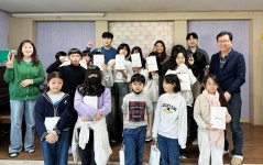 시드물, 연말 지역 아동들과 따뜻한 나눔 실천···아동센터에 화장품 기부