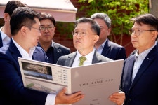 HDC현대산업개발 정경구 대표이사, 용산 정비창 재개발 사업지 현장 찾아