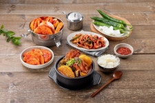 귀한족발 본사, 감자탕 전문 브랜드로 확장···신규 브랜드 태능감자탕 론칭