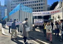 계획대로 폐쇄할 것...소공동 행정복합청사 보행로 두고 중구-부영-상인 갈등 고조
