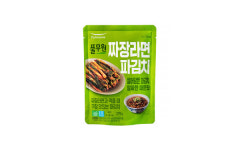 풀무원, 짜장라면과 잘 어울리는 짜장라면 파김치 출시…페어링 김치 라인업 강화
