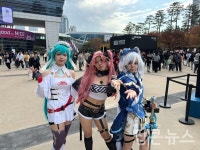 [지스타 2024] 코스프레 쇼, 관람객 이목 집중