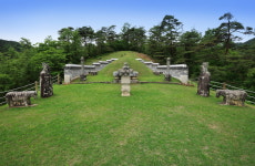 생이별 넉달만에 사별, 240년만에 혼은 다시 만났지만… [유병갑의 조선 왕릉 산책(28)]