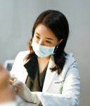 환절기 무너진 피부 장벽, 스킨부스터로 재생 기대