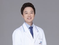 여드름 흉터, 피부 개선하는 치료 통해 새살 돋게 만들어야