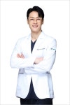 아산 위라이브병원, 유재성 원장, 대한민국 100대 명의 선정