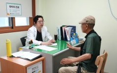 클래스병원, 안산시 상록구 노인복지관 지역 어르신 무료 진료 서비스 진행