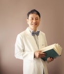 강남사과나무치과 김명섭 대표원장, 1인 진료로 임플란트 식립 1만 8,000건 돌파