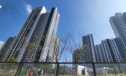 갈라지고 벌어지고… 4805세대 인천 검암역 로열파크씨티 푸르지오 입주 공포 [마포나루]