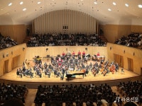 [R포토] 히사이시 조 영화음악 콘서트 크리스마스 공연 성료