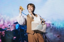 온유, 마카오 단독 콘서트 성료…올 밴드 라이브 무대 선사