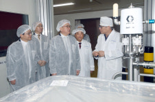 신한은행, K-뷰티 생산 현장 방문…생산적금융 지원 방안 점검