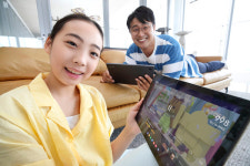 태블릿으로 TV까지 한 번에…KT, 지니 TV 탭 2 출시