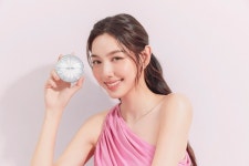 AGE20S, 베트남 현지 모델  투이 티엔과 함께한 화보 공개