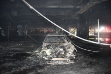 용인 미르스타디움 주차 승용차서 불···20대 여성 숨져