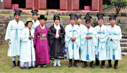 김경희 이천시장, 이천향교 대성전서 취임 고유례 봉행