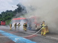과천봉담도시고속화도로 달리던 광역버스 불...승객 안전