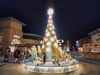 [포토] 불 밝힌 크리스마스트리...성탄절 이틀 앞으로