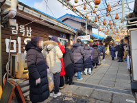 [사진으로 봤다] 영화세트장 같은 인천 교동도 대룡시장...인산인해