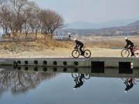 '내가 더 먼저'…욕심내는 라이딩