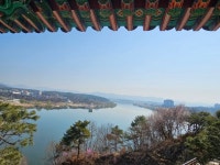 [지금 그곳은] 여주 영월루 누각서 바라본 남한강