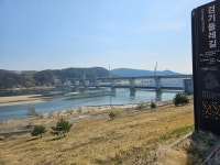 [지금 그곳은] 우렁찬 물소리 내던 강천보..강바닥 더 드러내