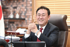 [인터뷰] 이충우 여주시장, 3년 만에 돌아온 여주도자기축제… 오월의 봄 만끽하러 오세요