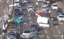 수원 탑동 도로서 화물차와 승용차 추돌사고..2명 다쳐