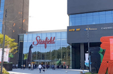 스타필드 안성 번지점프 체험시설 추락사, 현장 안전요원 입건