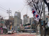 3.1절 이틀 앞 태극기 계양된 동두천시 생연동
