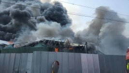 화성 정남면 돈사 화재, 진화 중