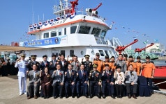 유정복, 바다 위에도 소방서…인천소방703호 첫 항해