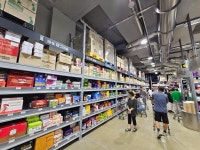 [르포] 성남 창고형 약국 메가팩토리 개장 한 달...직접 가보니