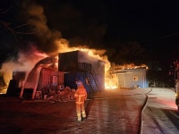 이천 백사면 농장 건물 화재…2동 전소·인명피해 없어