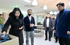 최호정 의장, 대리‧퀵서비스 기사 등 이용…이동노동자 쉼터 방문