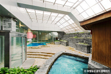 추운 겨울도 따뜻하게! 특별한 풍경이 있는 온천 여행지 4곳