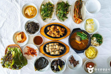 [K-로컬 미식여행 33선] (25) 겉은 바삭하고 속은 기름진 풍부한 맛, 고창 민물장어