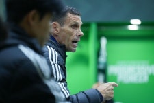 전북 현대 K리그 개막전 김천에 2-1 역전승…전주성 첫 승 포옛 감독 선수들 기본 강조, 오오렐레 세리머니 적응하겠다