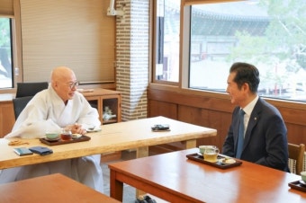 당대표 도전 정청래 의원, 총무원장 진우 스님 예방