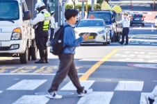 제주 우회전 일시정지 단속 첫 날...운전자들 혼선